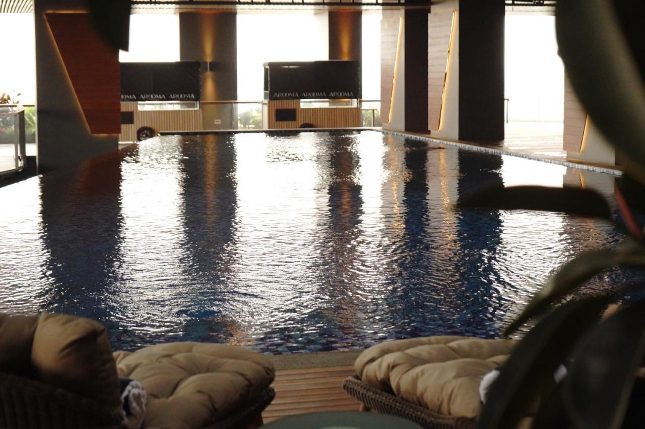Herloom Hotel & Residence Bsd Tangerang Buitenkant foto