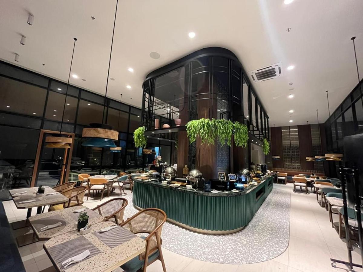 Herloom Hotel & Residence Bsd Tangerang Buitenkant foto