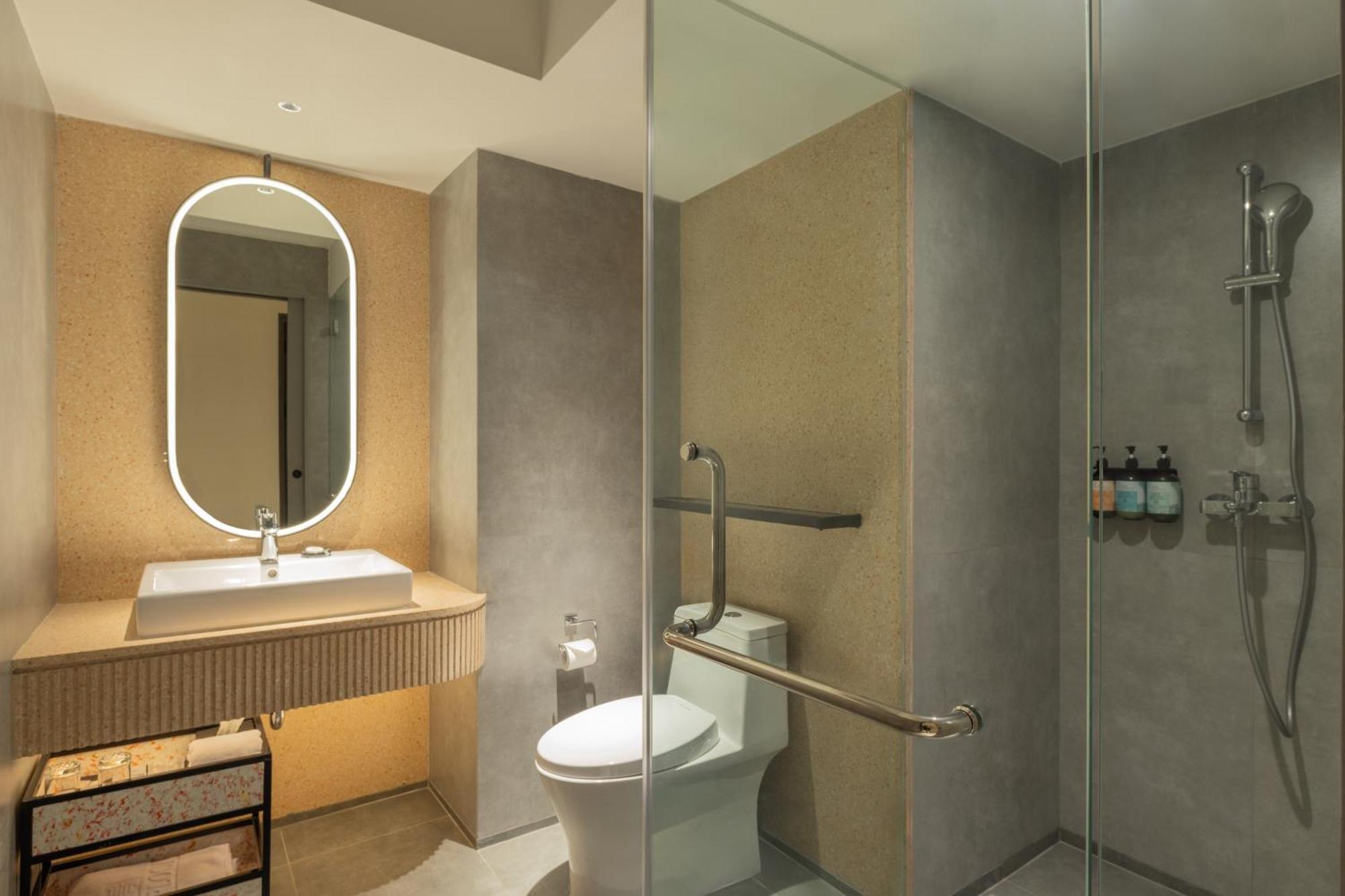 Herloom Hotel & Residence Bsd Tangerang Buitenkant foto